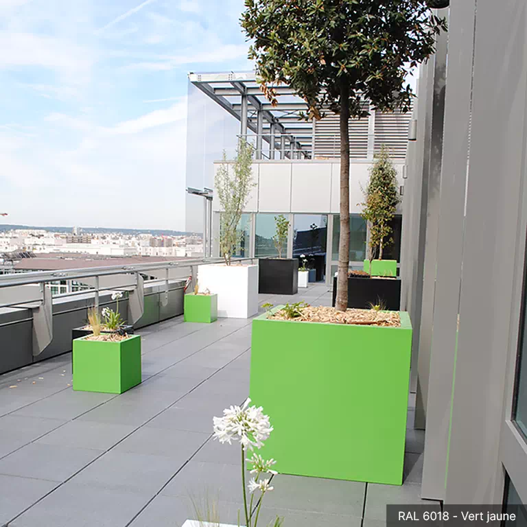 Bac cube résine polyester RAL 6018 vert jaune terrasse professionnelle Bacs et Jardins